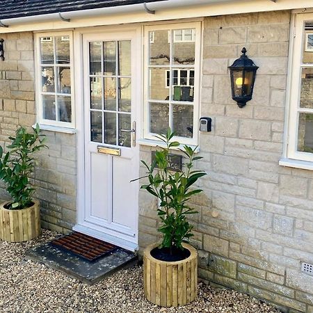 Well Cottage: A Cotswold Cottage At The Heart Of The Village Of 크루드웰 외부 사진